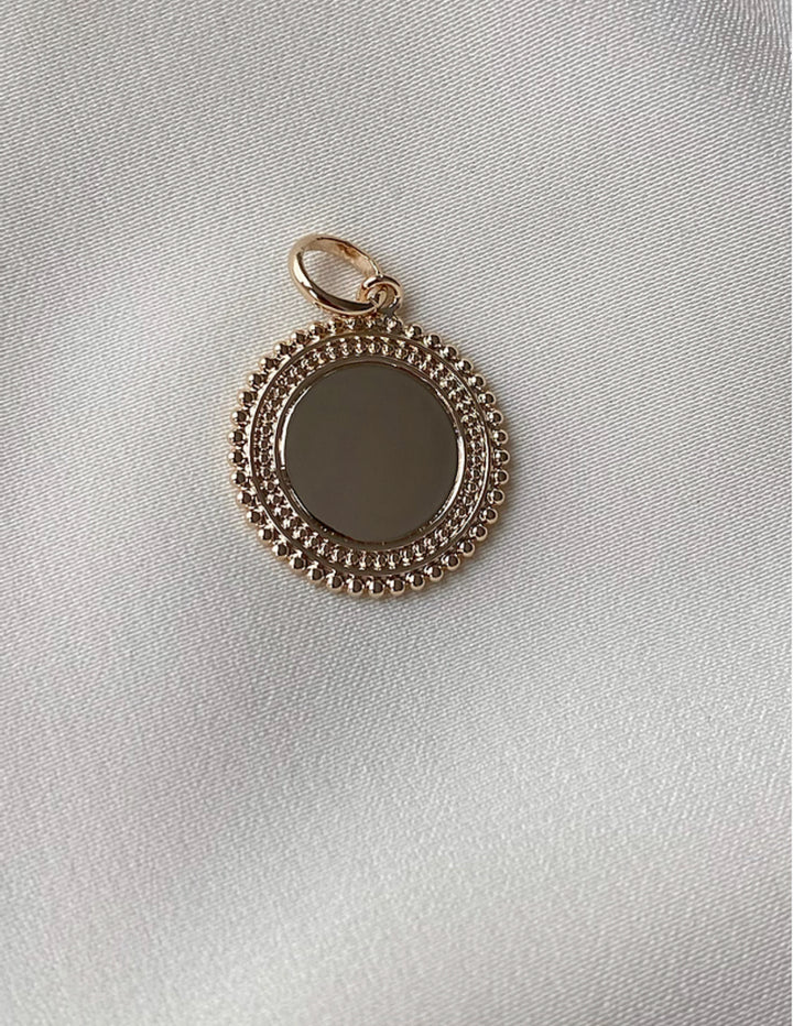 médaillon femme qualité julide bijoux plaqué or idée cadeau