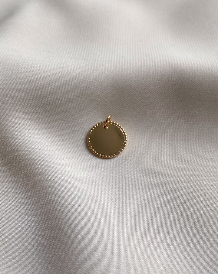 médaillon femme qualité julide bijoux plaqué or idée cadeau